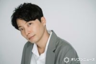 星野源、ひげたくわえたショット　反響相次ぐ「セクシー」「色気が半端ない」
