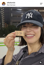 46歳・神田愛花、美脚際立つデニムのミニスカ姿披露　“おでかけ”ショット大量投下に「マッジで激可愛いー！」「20代にしか見えないです」