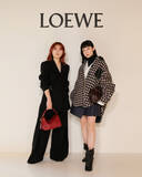 「羊文学・塩塚モエカ＆河西ゆりか、新春の銀座で2ショット　新年の挑戦も語る　「カサロエベ銀座」オープン記念フォトコール」の画像1