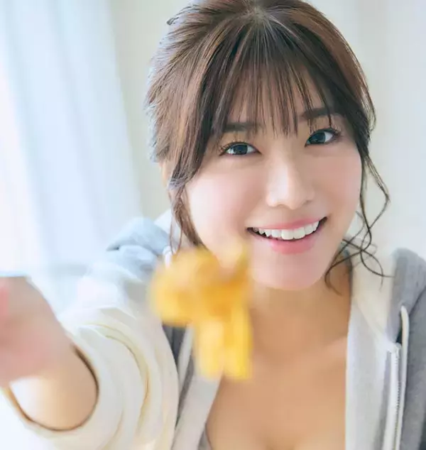 「なみだ色の消しごむ」滝口愛奈、「同棲１年目の彼女」がテーマの写真集でフレッシュな水着姿を披露「一作品で5着は初めて」