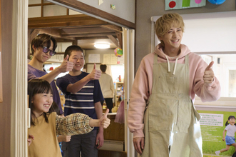 町田啓太、フリースクールの先生役「大切なのは将来より、今ですよ」　『タツキ先生は甘すぎる！』場面写真公開