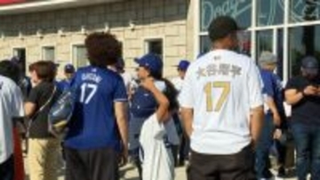 大谷翔平を8年追う“番記者”に密着　「くり抜きバット」「口にペンをくわえ投球練習」を公開