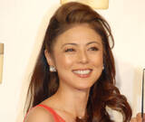 「58歳・武田久美子、水着でノリノリダンス　「スタイル凄っ」波打ち際シーンに驚きの声」の画像1