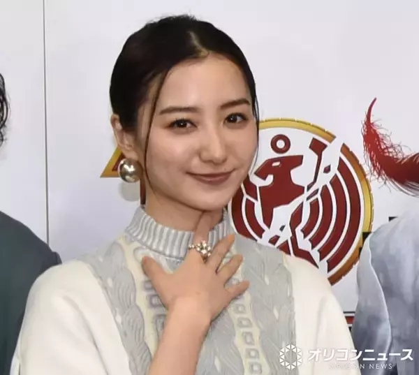 高田里穂、白タンクトップのショット公開　「色っぽい」「超かわいい」と反響
