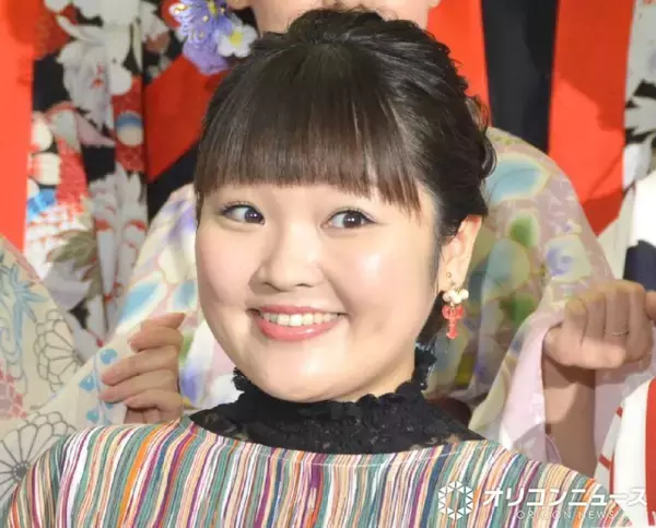 2児の母・柳原可奈子、娘たちと正月のしめ飾りを手作り「ジータと一緒に」　ほっこり“親子3世代”ショットを公開