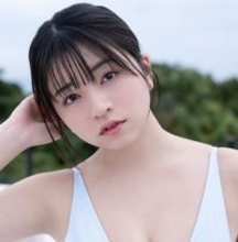 アイドル卒業の佐々木ほのか、大人へ一歩近づいた艶やかな美ボディを公開した写真集