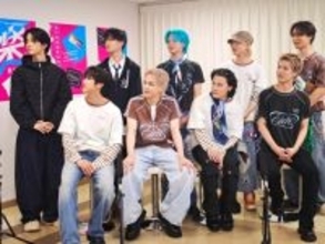 JO1、”大ファン”アナウンサーに神ファンサ…握手＆ハグでタジタジに