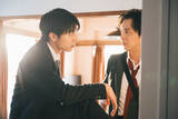 「“特撮ヒーロー出身”渡部秀＆齋藤璃佑がキス　BLドラマ『キスは捜査のあとで』第2話あらすじ」の画像1