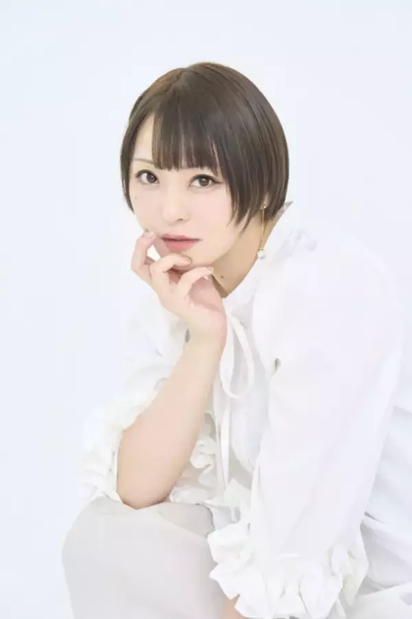 声優・井澤詩織、また水着グラビアに挑戦！　白と青のランジェリーなど『BRODY』収録