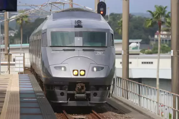 嵐＆ドリカムの公演がバッティング…　JR九州、特急列車の夜間滞在OKに　女性専用席も　イベント開催