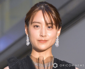 山本美月、3歳わが子とディズニー満喫「隣のリトルグリーンメンは、子です」　ユーモアあふれる“親子ショット”に反響「ほっこり」「かわいすぎる」　夫は瀬戸康史