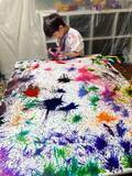 「重度知的障害の少年画伯、自閉症の少年画家が描く絵に「なぜか引き込まれる」　絵で伝えられる心の声に寄り添う家族たち」の画像1