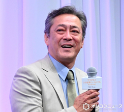 デビット伊東「何回も降りようかと思った」　映画舞台あいさつで思わず涙