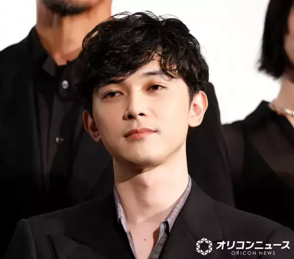 吉沢亮、大先輩を前に震え止まらず「僕に向かって全員跪いていて」　『キングダム』の撮影裏語る