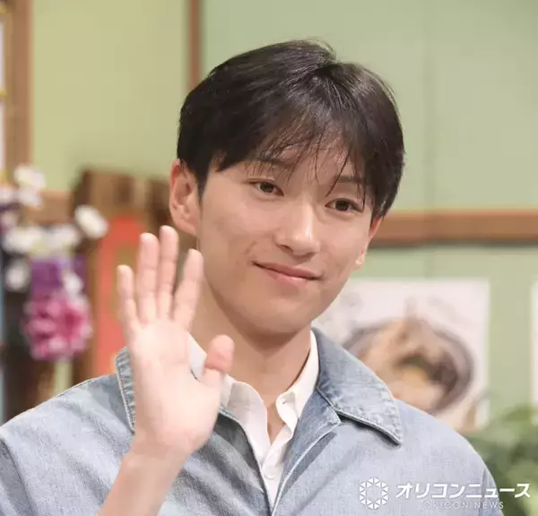 坂井瑠星、新喜劇デビューで女装を披露　「かわいい！」黄色い声援が飛ぶ