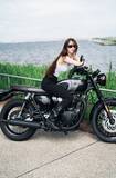 「ダレノガレ明美、英国名車でツーリング満喫　“バイク愛”あふれる投稿「新しい景色に出会えるのも楽しみのひとつ」」の画像1