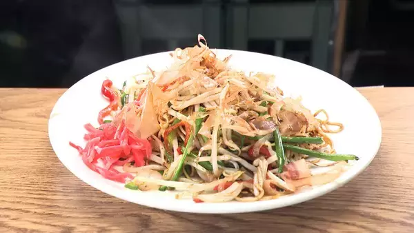 福岡の2代目屋台、「無限に食えてまう」客の心つかむ「焼きラーメン」（950円）　体験を提供「料理だけじゃ思い出に残らんやん」