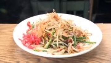 福岡の2代目屋台、「無限に食えてまう」客の心つかむ「焼きラーメン」（950円）　体験を提供「料理だけじゃ思い出に残らんやん」