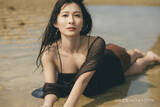 「元TBS山本里菜アナ、初の水着グラビア解禁　1stフォトブックの先行カット公開「ボディメイクを頑張った」」の画像1