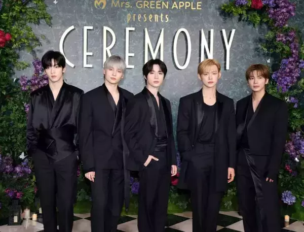 TOMORROW X TOGETHER、グリーンカーペット登場　息をのむ美しさで魅了【Mrs. GREEN APPLE presents『CEREMONY』】