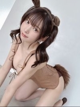 えなこ、干支コスプレで“四つん這い”ポーズ　神アングルに「けしからん」「わあわあわあ」