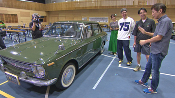 関根勤、“初愛車”は60年前のトヨタ“名車”「この三角窓がいいよね。いやーかっこいいなー」