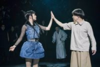 阿部サダヲ、広瀬すず、深津絵里らが舞台で躍動　野田秀樹作・演出『華氏マイナス320°』