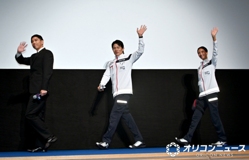 『TOKYO MER』試写会終わりに鈴木亮平＆賀来賢人＆菜々緒がサプライズで登場　4000人が総立ち