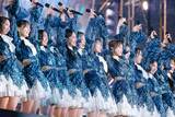 「日向坂46、“天気”で変わる挑戦的セットリスト　初日は史上初の大雨ライブに【ライブレポート】」の画像1