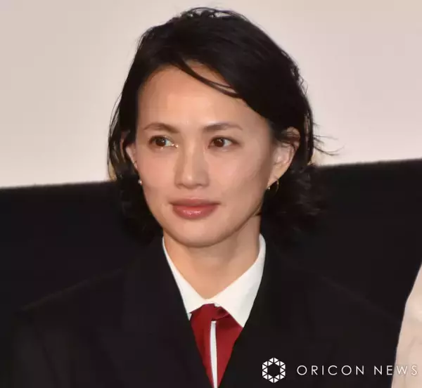 臼田あさ美、『ターミネーターと恋しちゃったら』宮舘涼太との“ペアルックコーデ”披露　2人で仲良く一周「お似合いです」「癒される～」