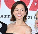 「米倉涼子、久しぶりの『CHICAGO』観劇で「ほっとした」　来日キャストと並んで笑顔」の画像1