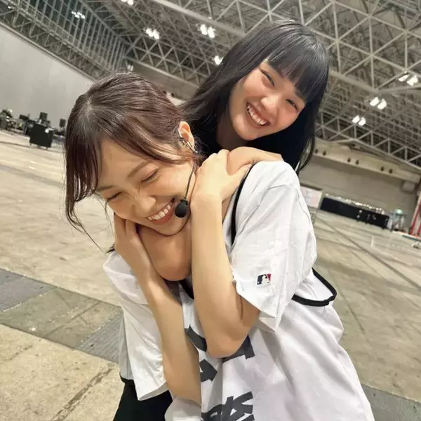 【櫻撮】櫻坂46松田里奈＆山崎天のじゃれ合いショット公開　井上梨名が撮影