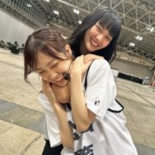 【櫻撮】櫻坂46松田里奈＆山崎天のじゃれ合いショット公開　井上梨名が撮影