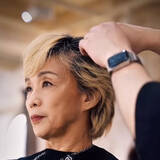 「髪の乾きが遅いから”刈り上げ”に…女性の大胆イメチェン 「夏木マリさんみたい」「こんな年齢の重ね方したい」」の画像1