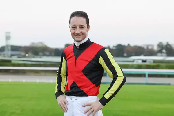 『ザ・ロイヤルファミリー』クリストフ・ルメール騎手が出演決定！　第9話ゲスト解禁