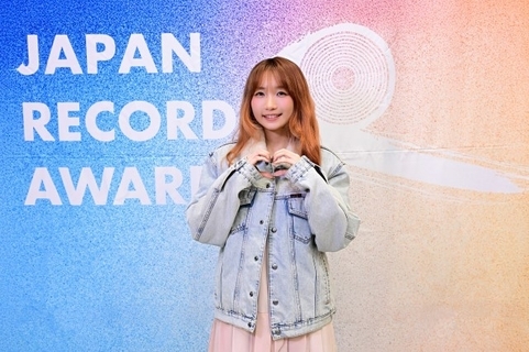 『レコ大』幾田りら、2025年は63本ライブ「活動の幅が広がった」