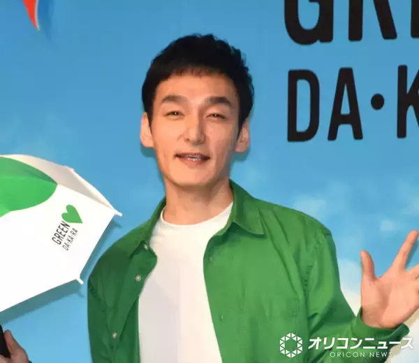 草なぎ剛、稲垣吾郎は「日傘のパイオニア」　20年前から愛用で“先見性”に驚き