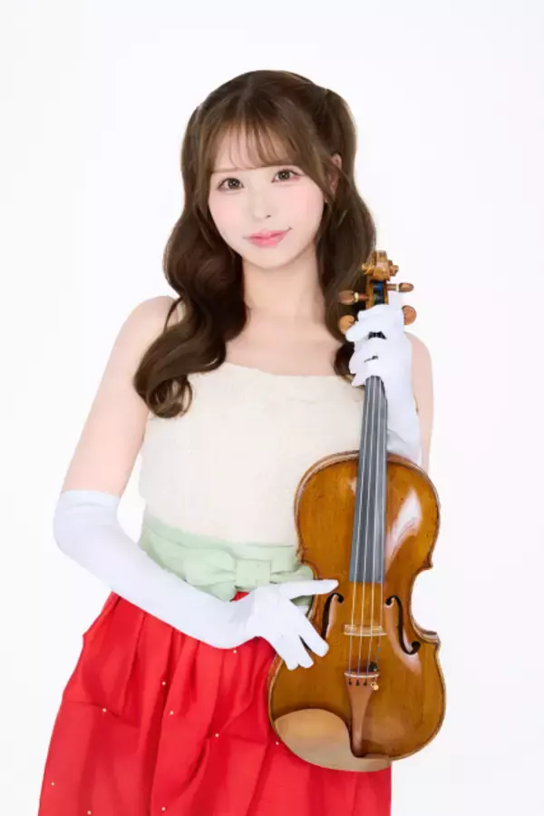 ポップスヴァイオリニストとして注目を集めるトリリンガル・雪見もか、『ミスいちご2026』に就任「いちごの魅力を広げていけたら嬉しい」