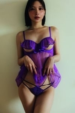 “2.5次元モデル”あまつまりな、上品セクシーなシースルー姿　ドキドキ必至の最新カット