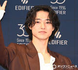 「山崎賢人、CM衣装で登場　撮影で初体験「初めて分身できてうれしかった」」の画像1