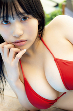 美容師資格持つアイドル・旭萌花、圧巻のGカップボディ