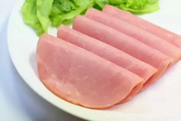 “ハムより添加物が多い”ことも…管理栄養士が教える『添加物が多い食品5選』、「これもなの？」と驚く身近な食品とは