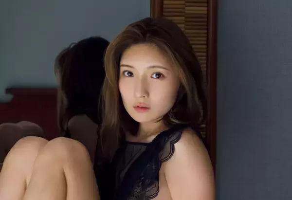 圧倒的Ｇカップボディの軽トラ女子・三田悠貴、2nd写真集からの大胆ショットを公開