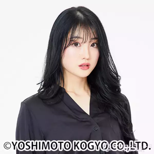 “かわいすぎる”吉本新喜劇座員・34歳小寺真理、Xmasに大胆写真を初披露　ホテルの一室でしっとり…ランジェリー姿