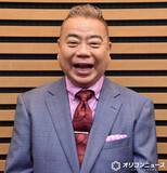 「出川哲朗、トロフィーショットで“受賞”報告　テレ東『充電旅』、台湾ロケの内容が「台湾観光貢献賞」」の画像1