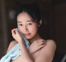 迫力の色白マシュマロボディ・白濱美兎、2nd写真集に「過去最大露出」カットを収録