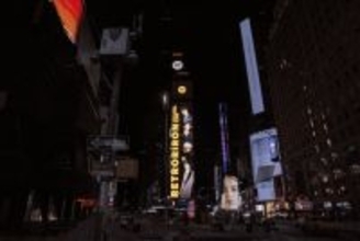 注目集める4人組バンド・レトロリロン、NYタイムズスクエアに巨大広告登場　米津玄師、King Gnuらに続く快挙