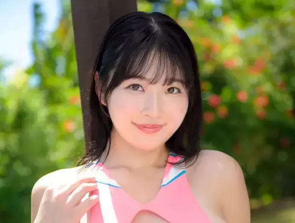 秋田出身の農家の娘・秋田そな、グラビアDVDデビュー作で色白フレッシュボディを公開「沢山揺らしながら砂浜を走りました」