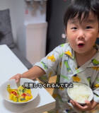 「パパの食事準備から食器洗いまで…2歳児の“オカンっぷり”に462万再生「賢い！」「ちっちゃいママ可愛い」」の画像1