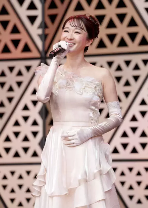 「元宝塚歌劇団の有沙瞳、演歌・歌謡歌手デビューに先立ちデビュー曲初披露　宝塚の舞台とは「全然違います」」の画像